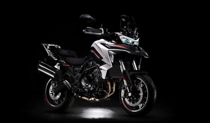 In Arrivo La Nuova Benelli TRK 702 2023 - Concessionaria Ufficiale ...