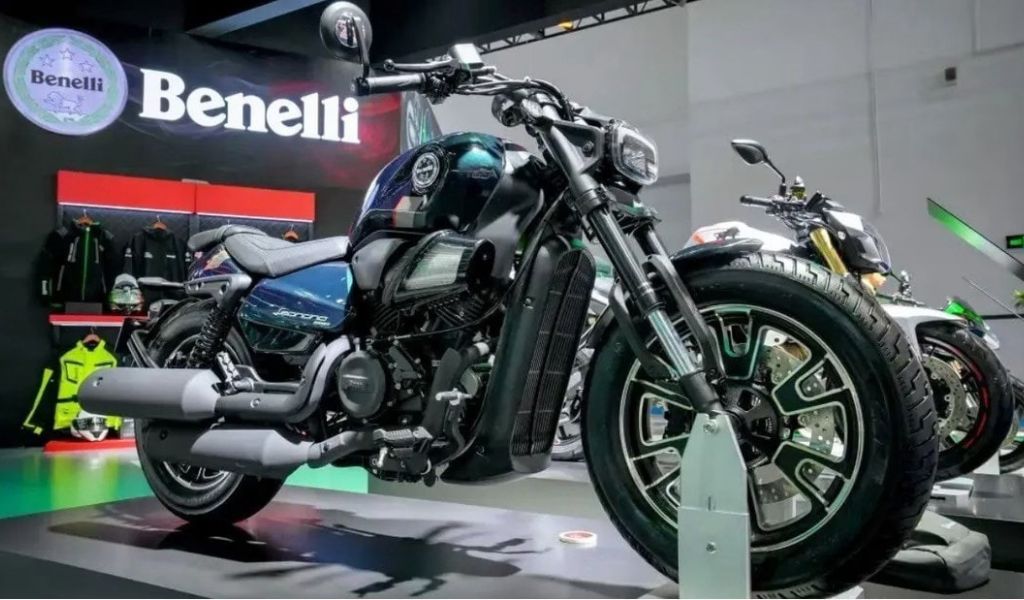 Benelli: in arrivo la Leoncino Bobber 400 con motore V2