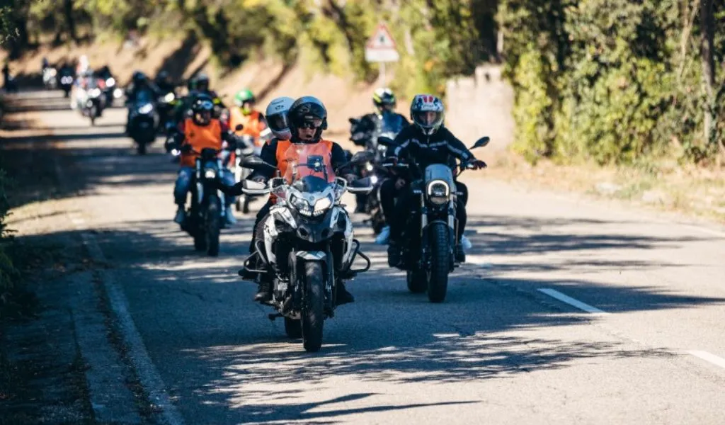 In sella alla leggenda: la Benelli Week 2025 rende omaggio a Mike Hailwood