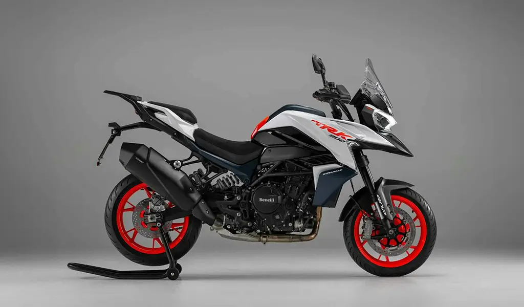 Benelli TRK 902 Stradale: comfort, autonomia e potenza per i motociclisti da touring